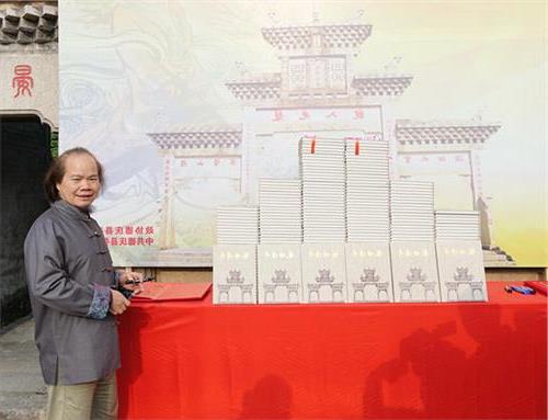 >王光英的儿子 展示王光英传奇的《王光英》传记性画册正式出版