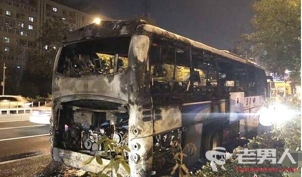 北京机场大巴着火 所幸无人员被困伤亡