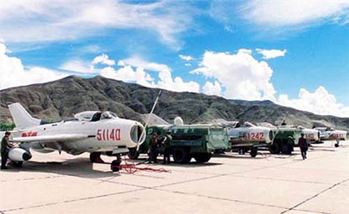 >李国文西藏 中国新型战机2000年曾在西藏高原进行试飞[图]