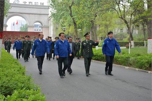 彭勃演员 中国人民解放军陆军副司令员彭勃到公司视察工作