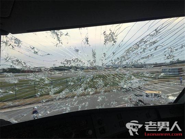 天津客机遭遇雹击 致气象雷达失效飞机备降武汉