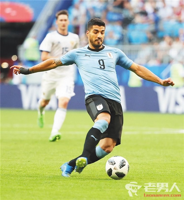 乌拉圭3-0击败俄罗斯 获小组第一出线