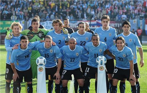 卡瓦尼和苏亚雷斯 卡瓦尼谈美洲杯:没有苏亚雷斯乌拉圭也能夺冠