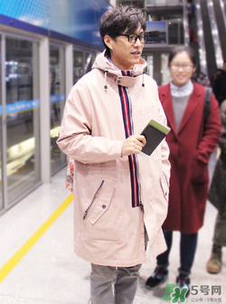 靳东同款粉色外套是什么牌子？靳东同款粉色外套是哪个牌子？