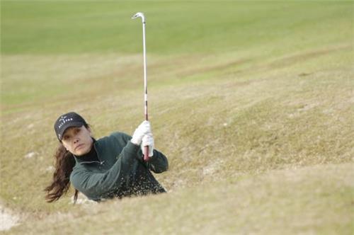 贾妮高考 贾妮想接拍高尔夫球手戏 女儿有天赋欲培养其打球