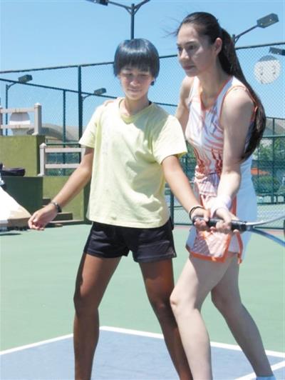 网球胡娜 胡娜叛逃的经过 胡娜网球运动员为什么要叛逃?