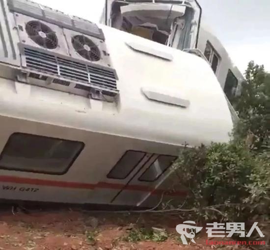 武汉测试地铁翻车 3节车厢出轨翻倒致2人受伤