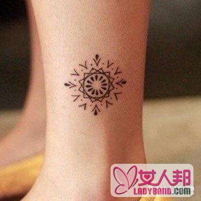 >雏菊纹身图案欣赏 介绍纹身的注意事项