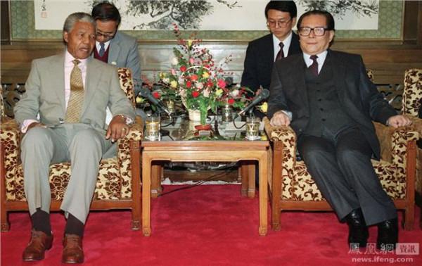 杨虎北京大学 南非共产党总书记布雷德•恩齐曼迪率团访问北京大学