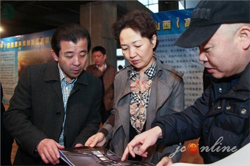 张九萍的父亲 张九萍在高平市调研党的群众路线教育实践活动