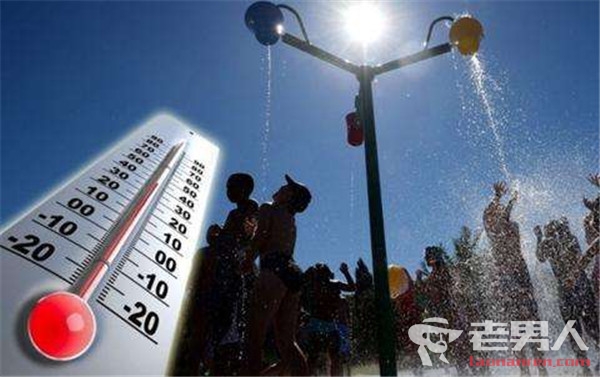 韩国持续高温天气 烈日下车内温度超过60℃