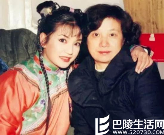 赵薇的母亲年轻时照片气质优雅 对女儿管教严厉常呼巴掌