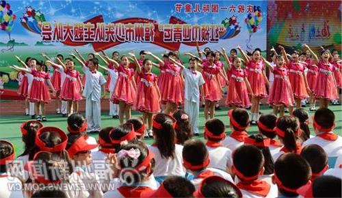 杨益民的儿子 杨岳杨益民与少年儿童共度“六一”国际儿童节