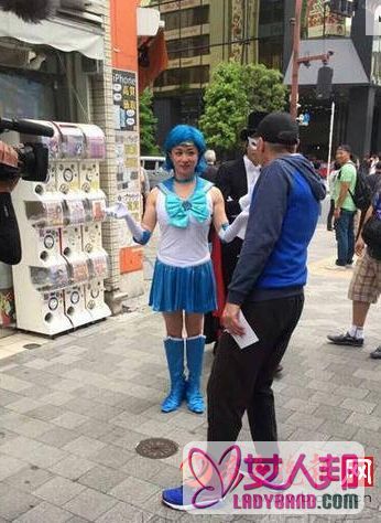 >49岁金星大玩cosplay  与老公汉斯相恋10年至今依旧甜蜜