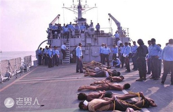 >外交部:索马里海盗劫持船员已获救 向营救者致谢