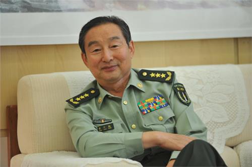 彭晓峰将军 组图:彭雪枫将军之子彭小枫上将缅怀父亲