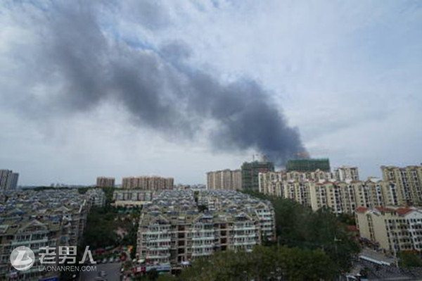 南京一炼油厂发生爆燃 暂无人员伤亡