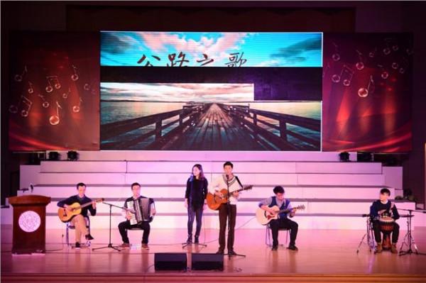 朱彤南京大学 南开大学学生合唱团第三次唱响人民大会堂