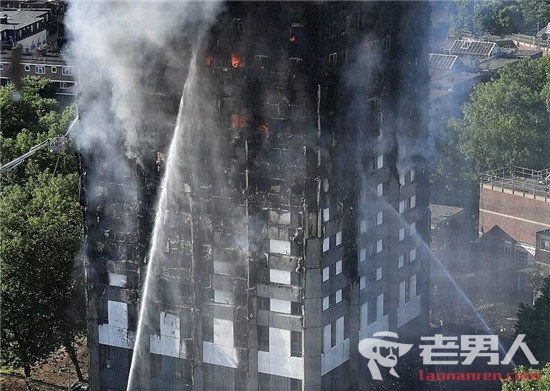 >伦敦公寓大火  12人遇难70余人受伤起火原因待查