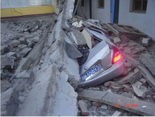 >汶川地震死亡人数已超过12000人 受伤26206人