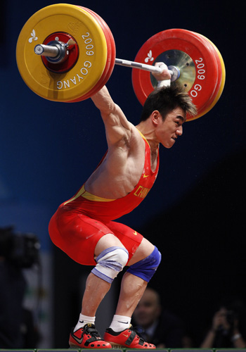 廖辉166抓举 男子69公斤级 廖辉抓举夺冠成第400位世界冠军