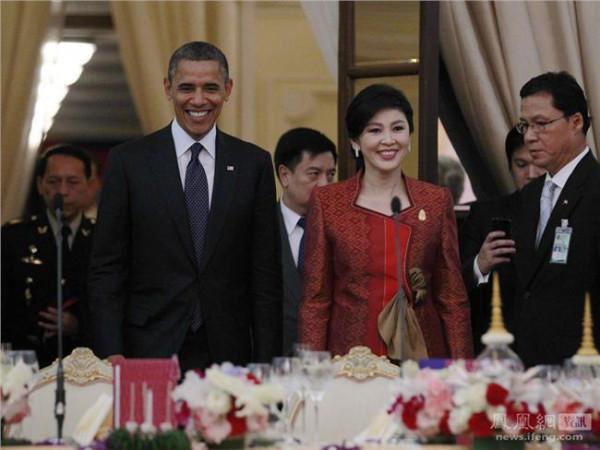 >英拉泳衣照 泰国总理英拉太漂亮了:奥巴马激动不已吻泰国总理英拉照片曝光