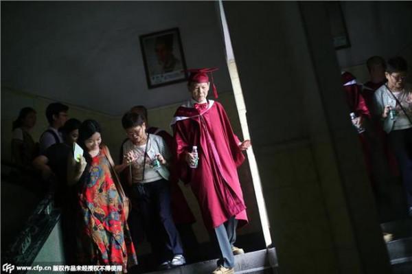 >魏瀚法学博士 75岁韩国老人在华拿下两个博士学位 花一年半学中文