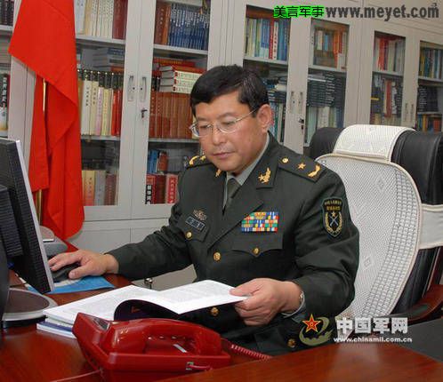 港媒:解放军20将领履新 李作成任成都军区司令员