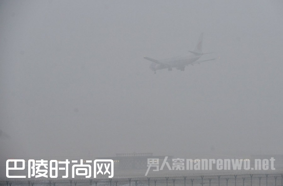 京津冀雾霾将持续4天能见度低于50米 网友：我要瞎了