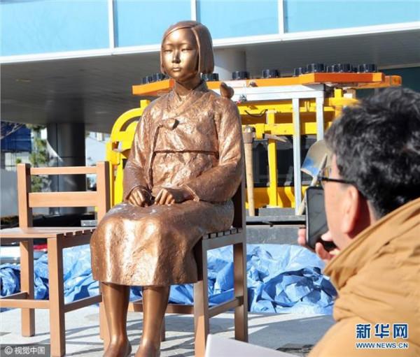 文在寅日本 韩国总统文在寅特使抵日本 将传达慰安妇问题国民意愿