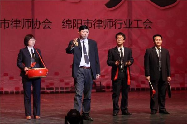 >南陵县:法律援助小品《隔壁邻居》首次公演 贾文龙幸福歌