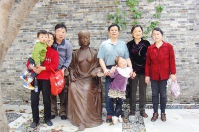 潘氏后人首次拜访张玉良纪念馆“奶奶 我们也来扬州寻根了”
