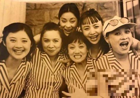 那英晒20年前合影旧照 毛阿敏宋丹丹邓婕蔡明许戈辉少女感足