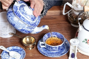 英国人喜欢喝什么茶 英国人为什么喜欢喝茶