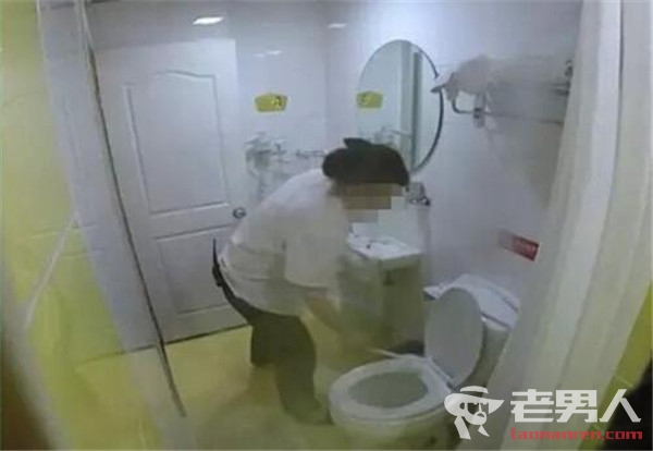 韩酒店被曝高大脏 保洁竟用马桶刷洗杯子