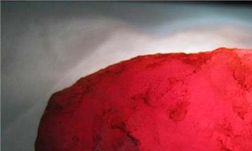 鸽血红草莓晶手镯 鸽血红最值钱?投资红宝石 这些事你必须知道!