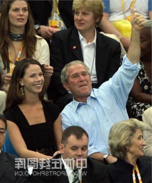 老布什图片 老布什小布什父子眼中的中国变迁:30余年有3大巨变(图)