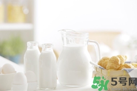 核桃奶和纯牛奶哪个营养价值比较高？核桃奶和纯牛奶的区别