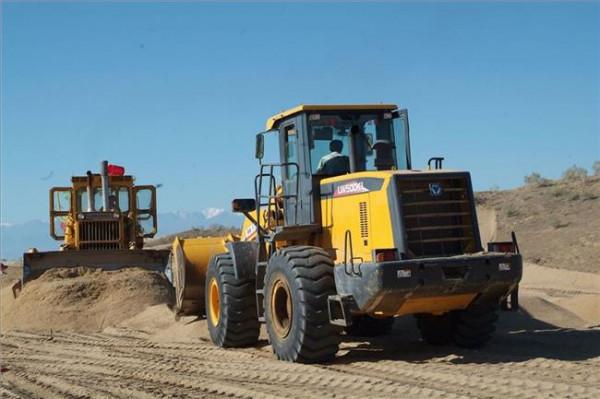 >李立新高速公路 新疆:高速公路施工技术新突破 风积沙可填筑高速路基
