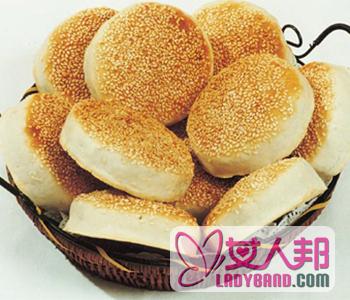 >【老北京芝麻酱烧饼】老北京芝麻酱烧饼的做法_老北京芝麻酱烧饼的营养