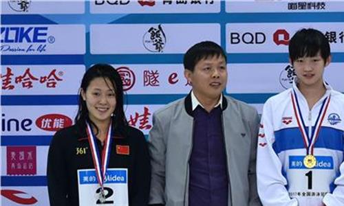 自由泳转身 中国双姝包揽800米自由泳冠亚军