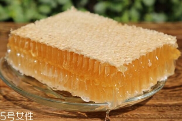 蜂蜡护肤品适合什么肤质 蜂蜡对皮肤的作用