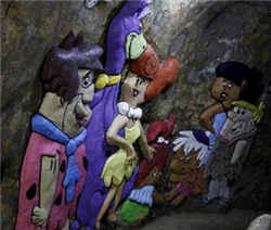 只用一把锄头！哥斯达黎加老人挖洞12年 挖出火山岩 还有地下宫殿宛如童话世界(图)