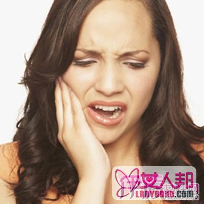 牙齿一咬东西就酸痛是怎么回事？ 4方面了解牙齿酸痛原因