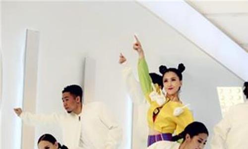 抖抖傲mv舞蹈教学 王蓉神曲《抖抖傲》为粉丝发布舞蹈版
