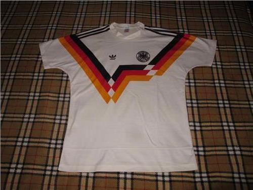 >90年世界杯德国队服板就已经存极为罕见