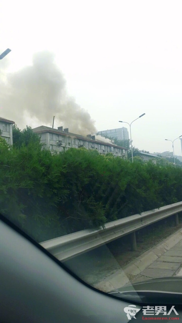 北京中关村着火 起火原因及损失正在调查中