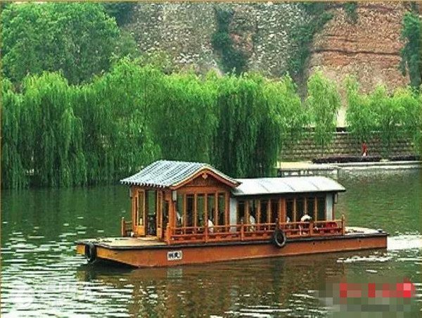 >南京外秦淮河游船新增两条线路 未来还将推出“水上公交”