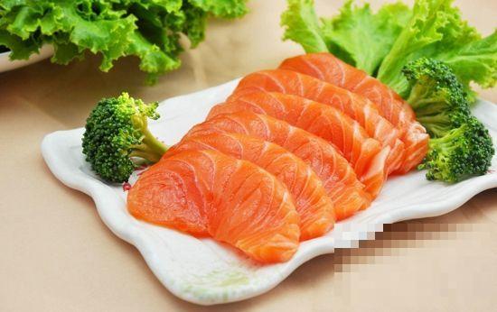 >保留口感和营养应该这样吃，三文鱼的正确吃法你知道吗？