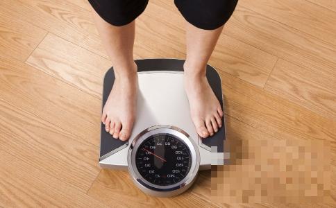 >一个月瘦几斤正常 减太快有什么危害